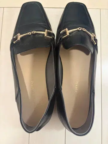 블랙 로퍼 금장 장식 오리엔탈 트래픽