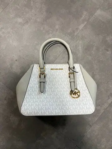 MICHAEL KORS 로고 핸드백