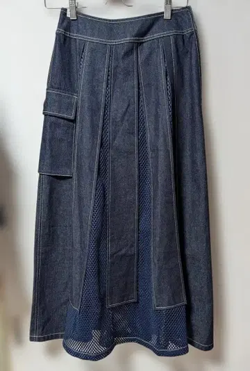 USU GALLERY 다크 블루 데님 메쉬 플레어 스커트 Free