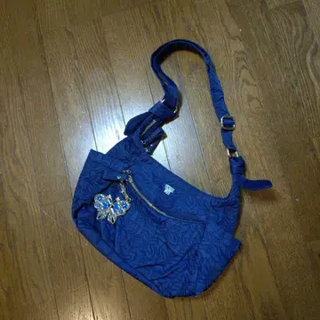 ANNA SUI 퀼팅 백 새상품급 나비 참 포함