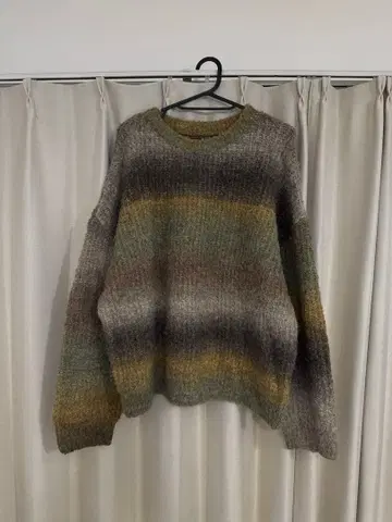 오버 사이즈 니트 스웨터