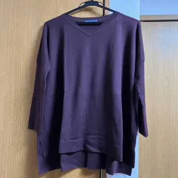 AMACA 퍼플 V넥 긴팔 니트