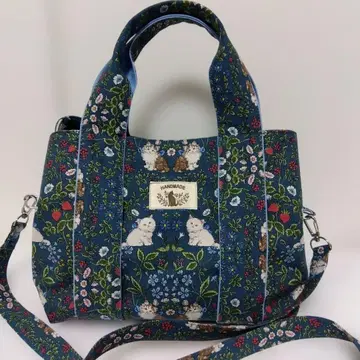 다마스크 무늬 고양이와 딸기 보타니컬 핸드메이드 토트백