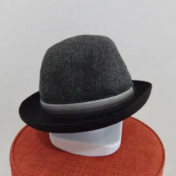 새상품급 볼사리노 햇 울 일본제 56cm