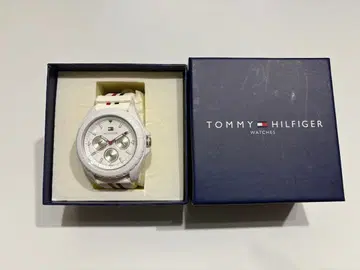 TOMMY HILFIGER 화이트 스포츠 워치