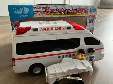 토이코 사운드&라이트 닛산 파라메딕 구급차