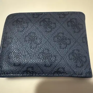 GUESS 이단 접이식 지갑