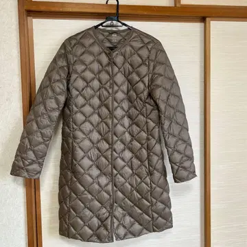 유니클로 울트라 라이트 다운 자켓 L 사이즈 베이지