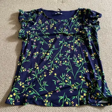 HOBBS 네이비 꽃무늬 프릴 소매 상의 미사용 새상품