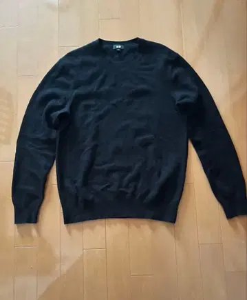 유니클로 캐시미어 스웨터 블랙 사이즈 M