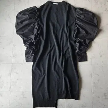 해린도트사이 니트 원피스 디럭스 드레스 블랙 볼륨 소매