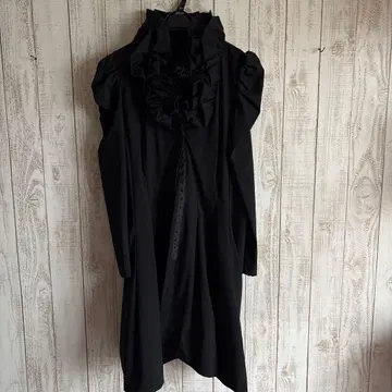 1회 착용 마죠마죠 majo majo 롱 코트 프릴 블랙