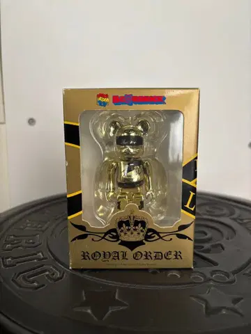 BE@RBRICK 베어브릭 ROYAL ORDER 100% 골드 박스 포함