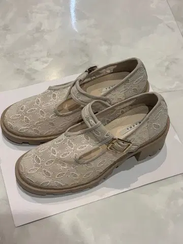 RAMDA 화이트 레이스 멜리 제인 펌프스 M 사이즈