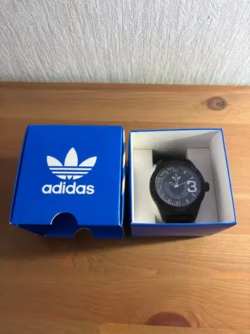 adidas 뉴버그 블랙 아날로그 시계