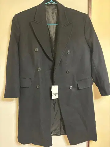 ZARA 블랙 더블 브레스트 체스터 코트 M 사이즈