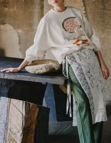 Freada/프리다 로고 호일 프린트 맨투맨