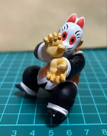 드래곤볼 촌장 피규어