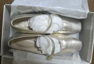 새상품급 AIMER(에메) 골드 펌프스 스트랩 포함 L 사이즈