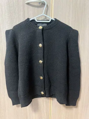 ZARA 골드 버튼 니트 가디건