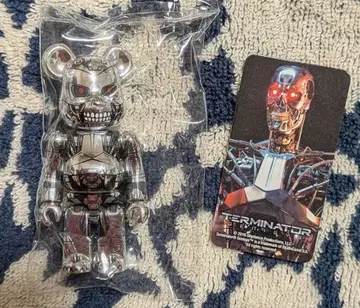 [ 시리즈 32 터미네이터 ] 베어브릭 내부 가방 미개봉 카드 포함