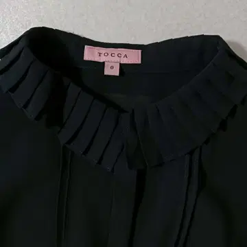 TOCCA 플리츠 옷깃 쉬폰 긴팔 블라우스 블랙 0