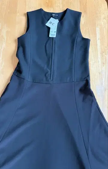 유니클로C 하프 지퍼 원피스 슬리브리스 M 블랙