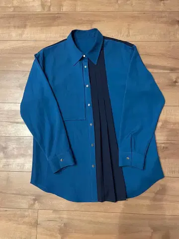 턱 플리츠 셔츠 HARE