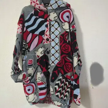 알베로베로 돼지 플리스 자켓 거의 미사용 여분 버튼 포함