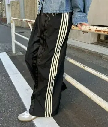[ etsinta ] 리메이크 트랙 저지 팬츠 블랙