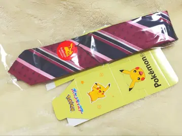 포켓몬 스트라이프 넥타이 피카츄 크림슨 컬러 핑크