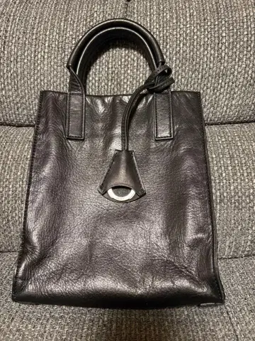 aniary 블랙 가죽 토트백 소가죽