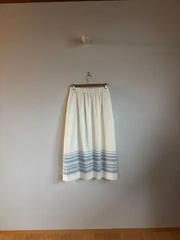 Dnal 플레어 스커트 화이트/블루