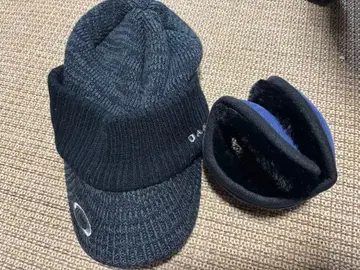 미사용품 선착순 OAKLEY 니트 모자와 귀도리 세트
