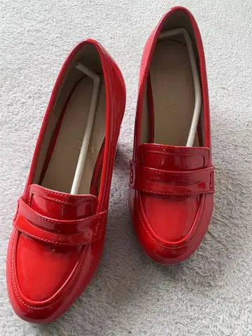 빨간색 중간 굽 로퍼 37