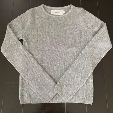 JANE SMITH 실버 라메 리브 니트