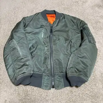 알파 인더스트리 MA-1