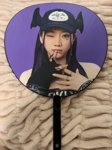 IS:SUE 사카구치 리노 부채 RINO ASSEMBLE