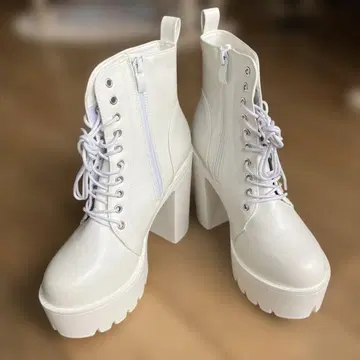 레이스업 숏부츠 화이트 사이즈 39