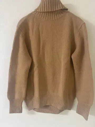 유나이티드 애로우즈 캐시미어 혼방 터틀넥 니트 베이지