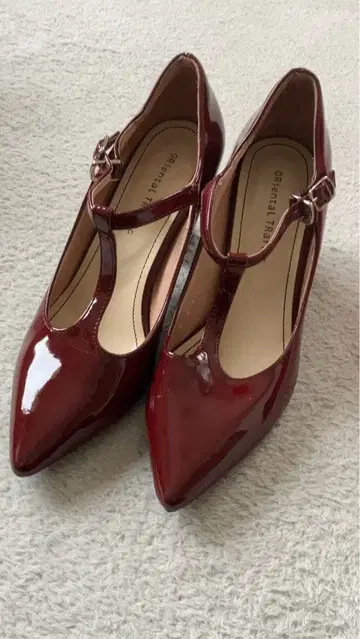 T 스트랩 에나멜 하이힐 버건디