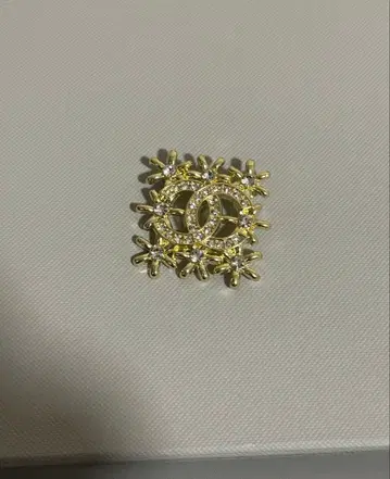 빈티지 브로치 로고 cc