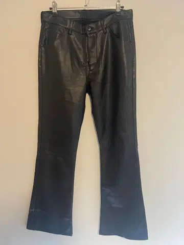 ZARA 블랙 인조 가죽 플레어 팬츠