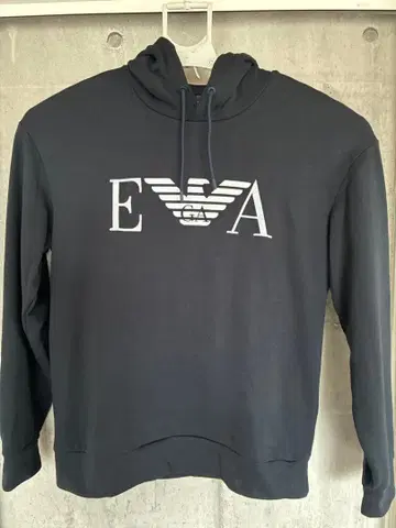 엠포리오 아르마니 EVA 자수 로고 네이비 후드티 L