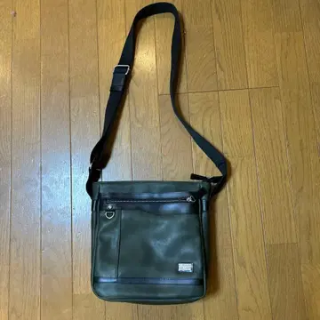 올리브 그린 숄더백