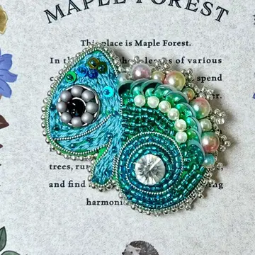 비즈 자수 브로치 카멜레온 핸드메이드