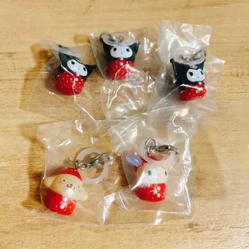 산리오 캐릭터즈 딸기 표시 액세서리