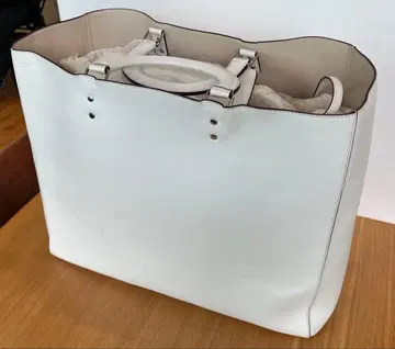 화이트 가죽 토트백 파우치 포함