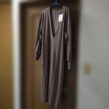 택 포함 새상품 휴먼 우먼 브라운 V넥 니트 원피스 긴팔