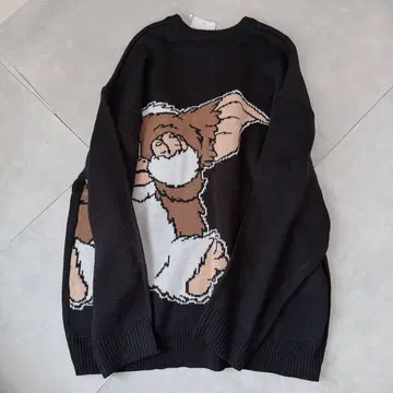 새상품 그렘린 기즈모 니트 스웨터 눈가리개 자수 긴팔 블랙